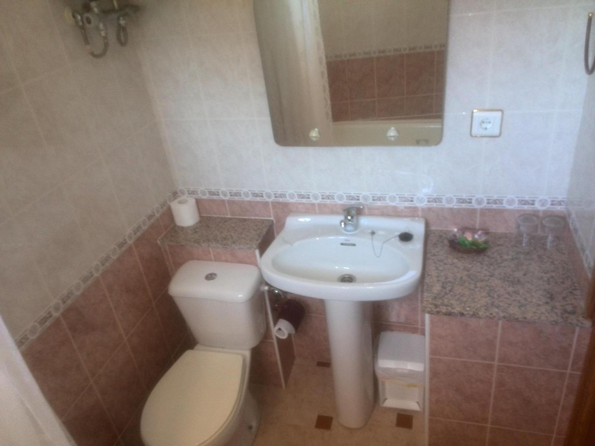 Hostal Yuste Ґарґанта-ла-Олья Номер фото